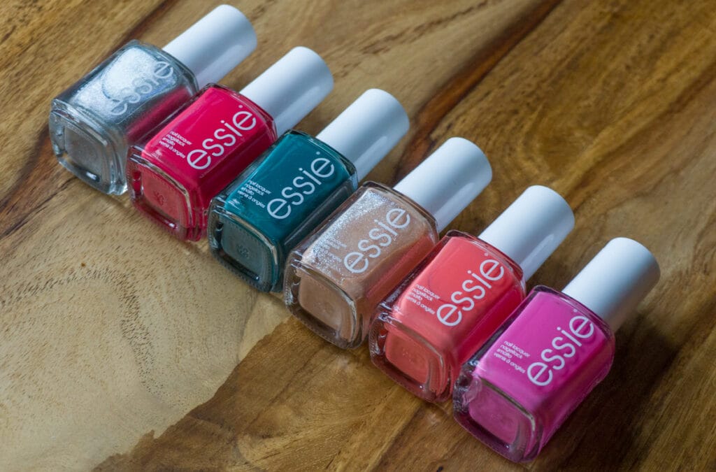 Swatches of the Essie Winter 2021 collection (‘Toy to the world’)